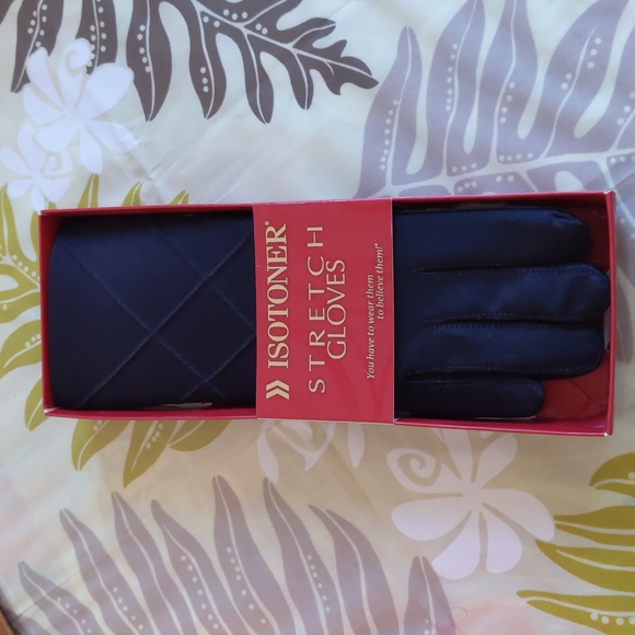 isotoner Accessories Isotoner Gloves Poshmark